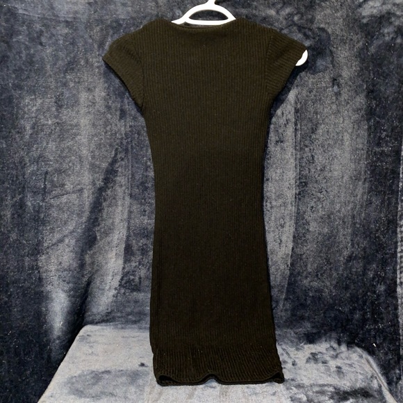 SIMPLE BLACK DRESS - Picture 2 of 2